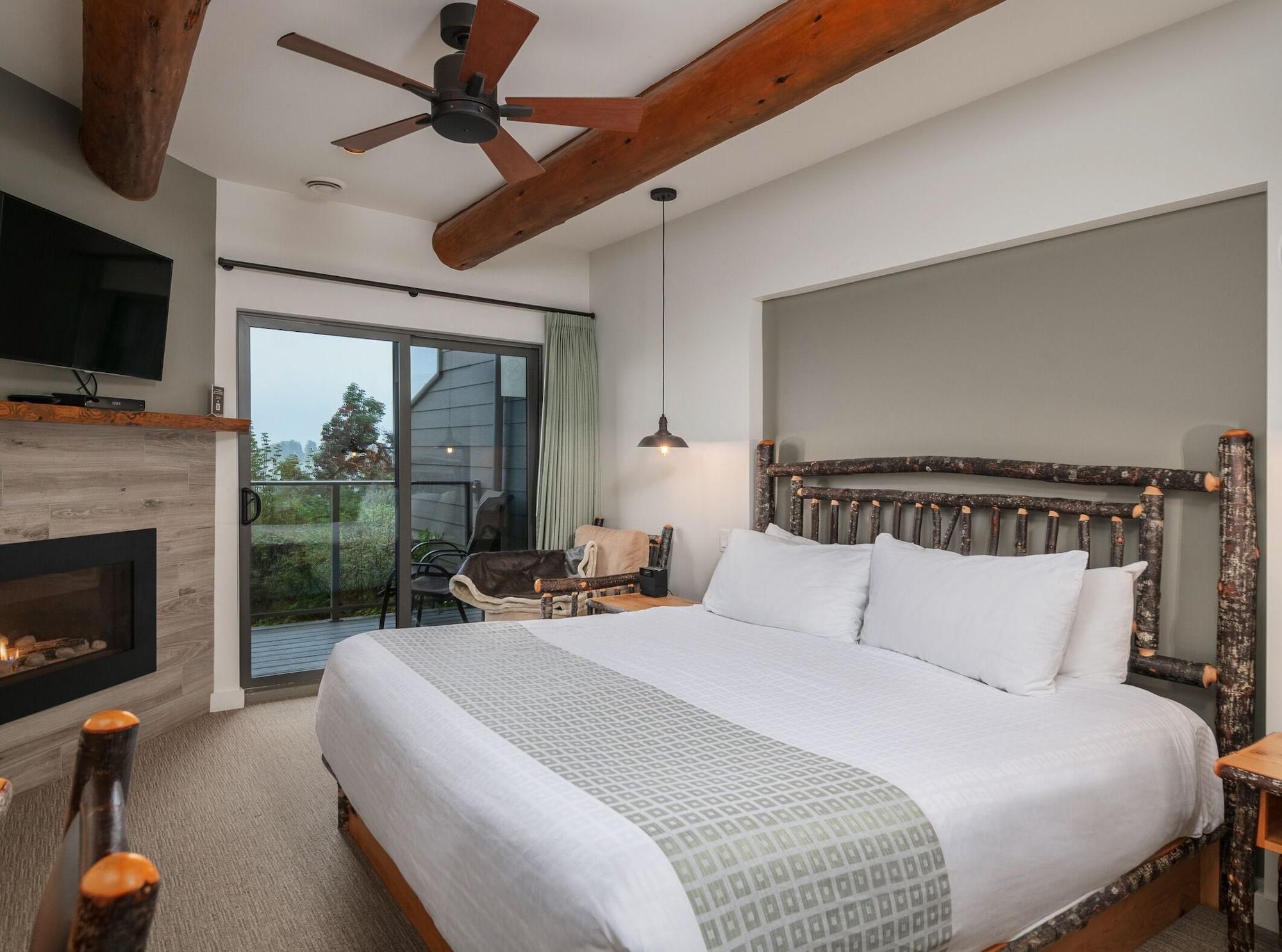 Tigh-Na-Mara Seaside Spa Resort Parksville Exterior photo