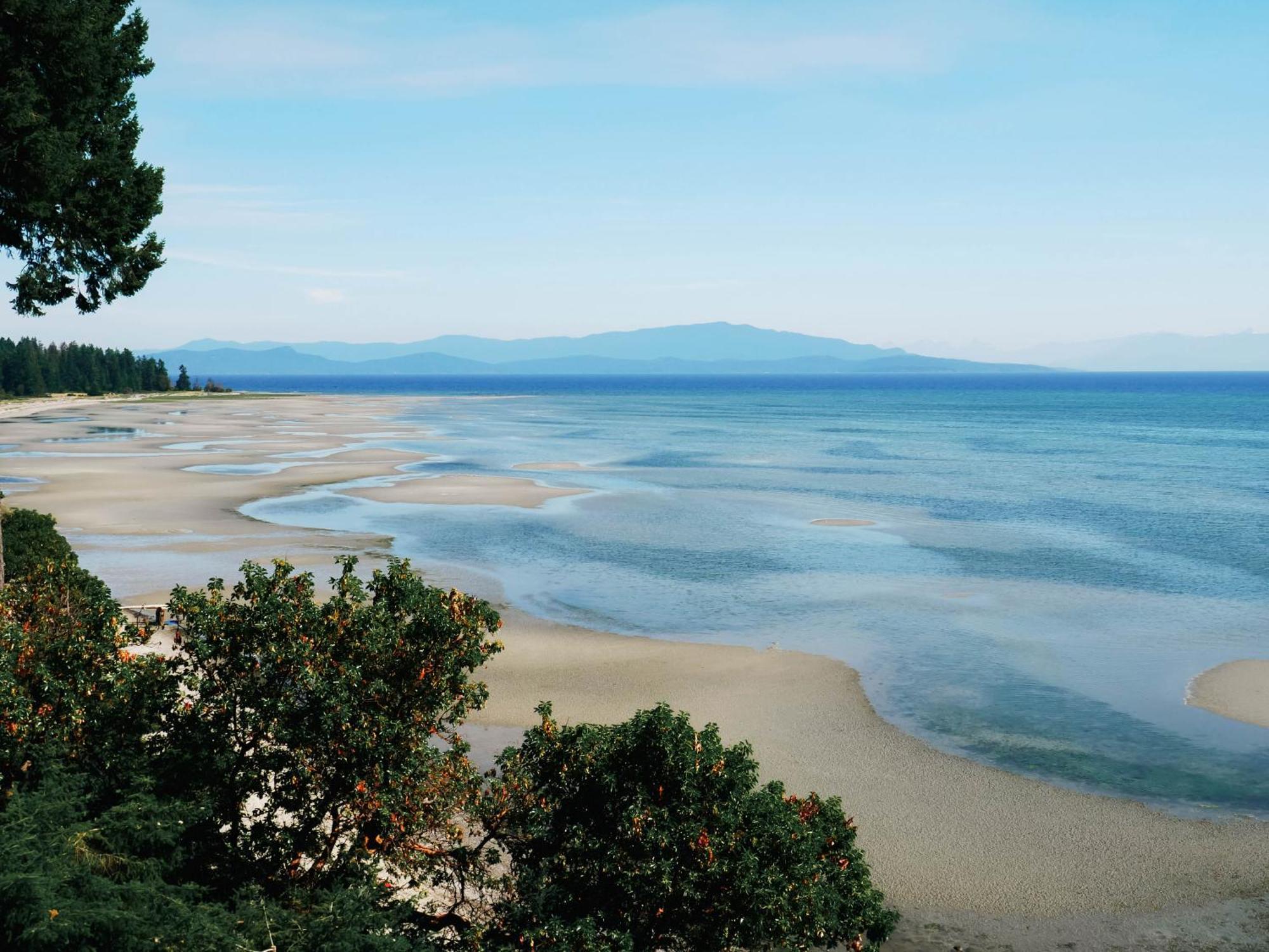 Tigh-Na-Mara Seaside Spa Resort Parksville Exterior photo