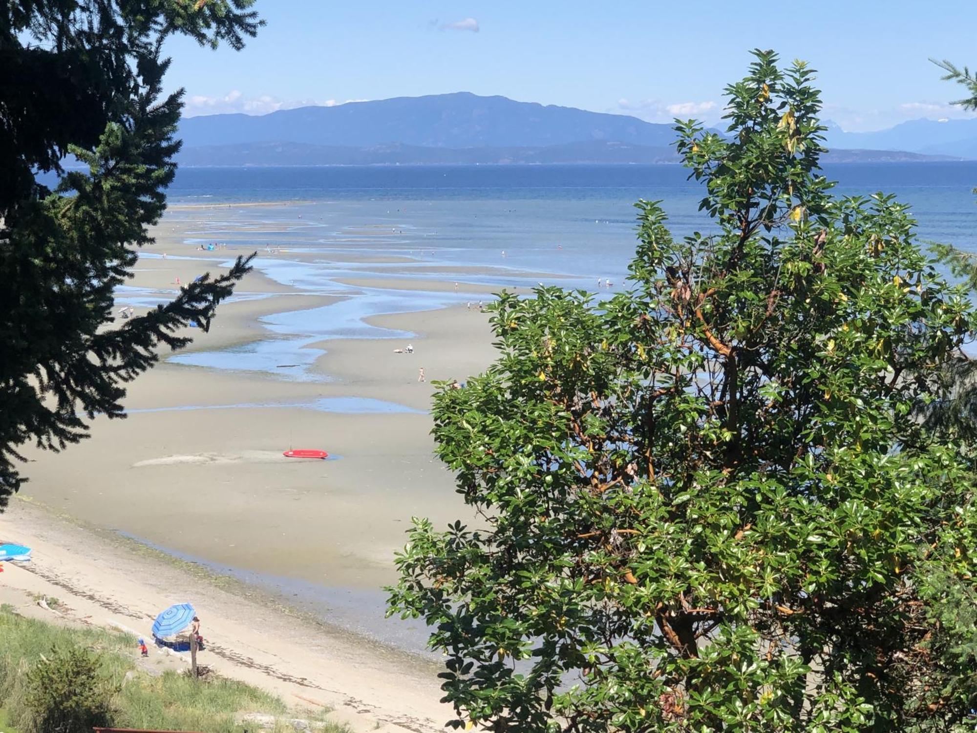 Tigh-Na-Mara Seaside Spa Resort Parksville Exterior photo