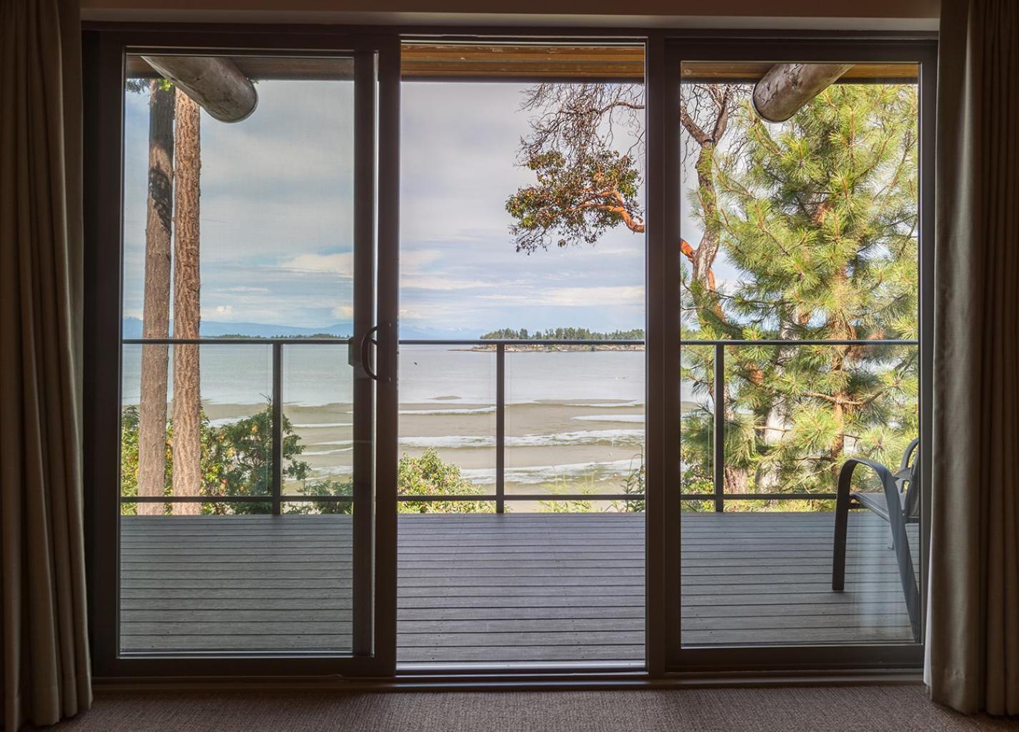 Tigh-Na-Mara Seaside Spa Resort Parksville Exterior photo