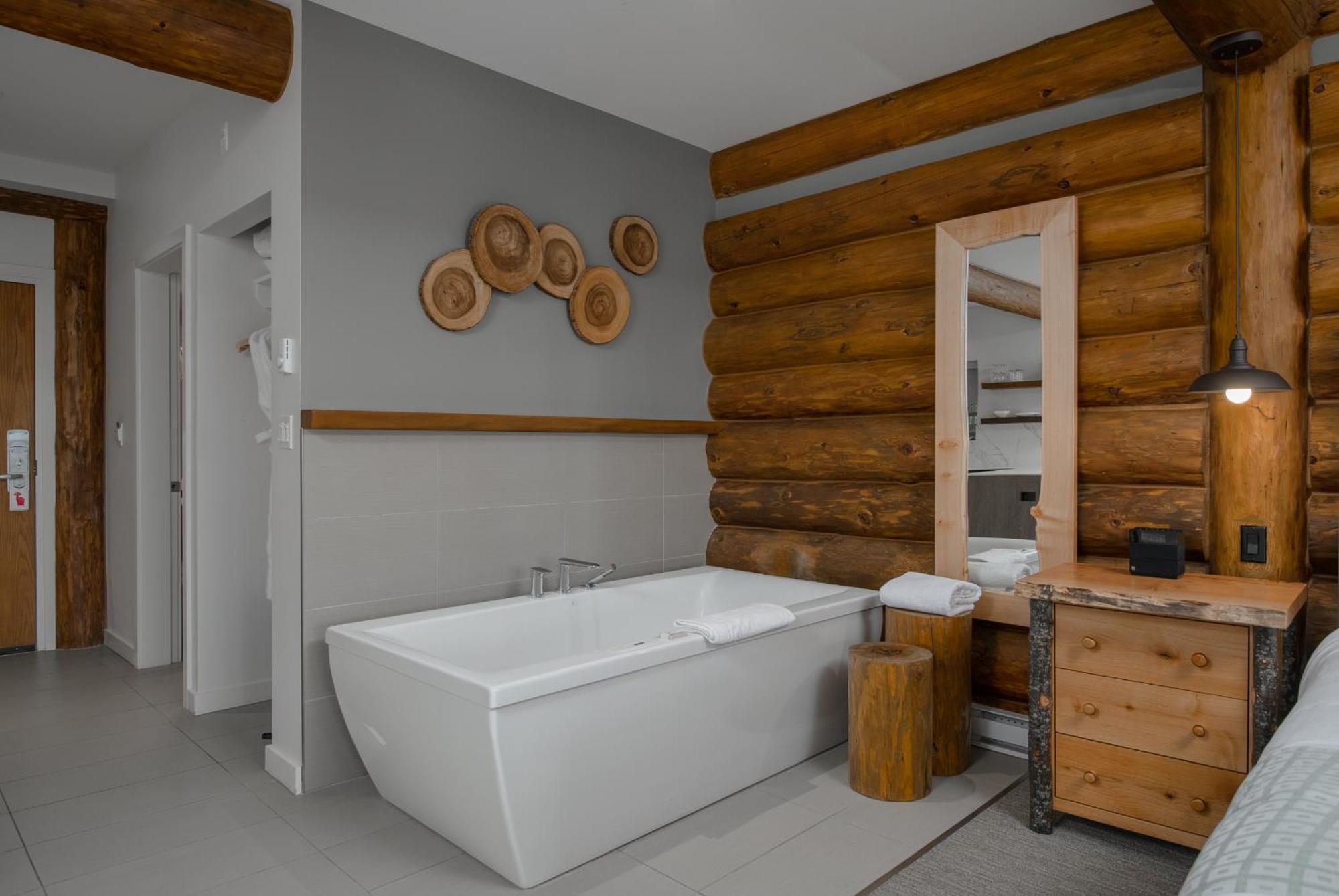 Tigh-Na-Mara Seaside Spa Resort Parksville Exterior photo