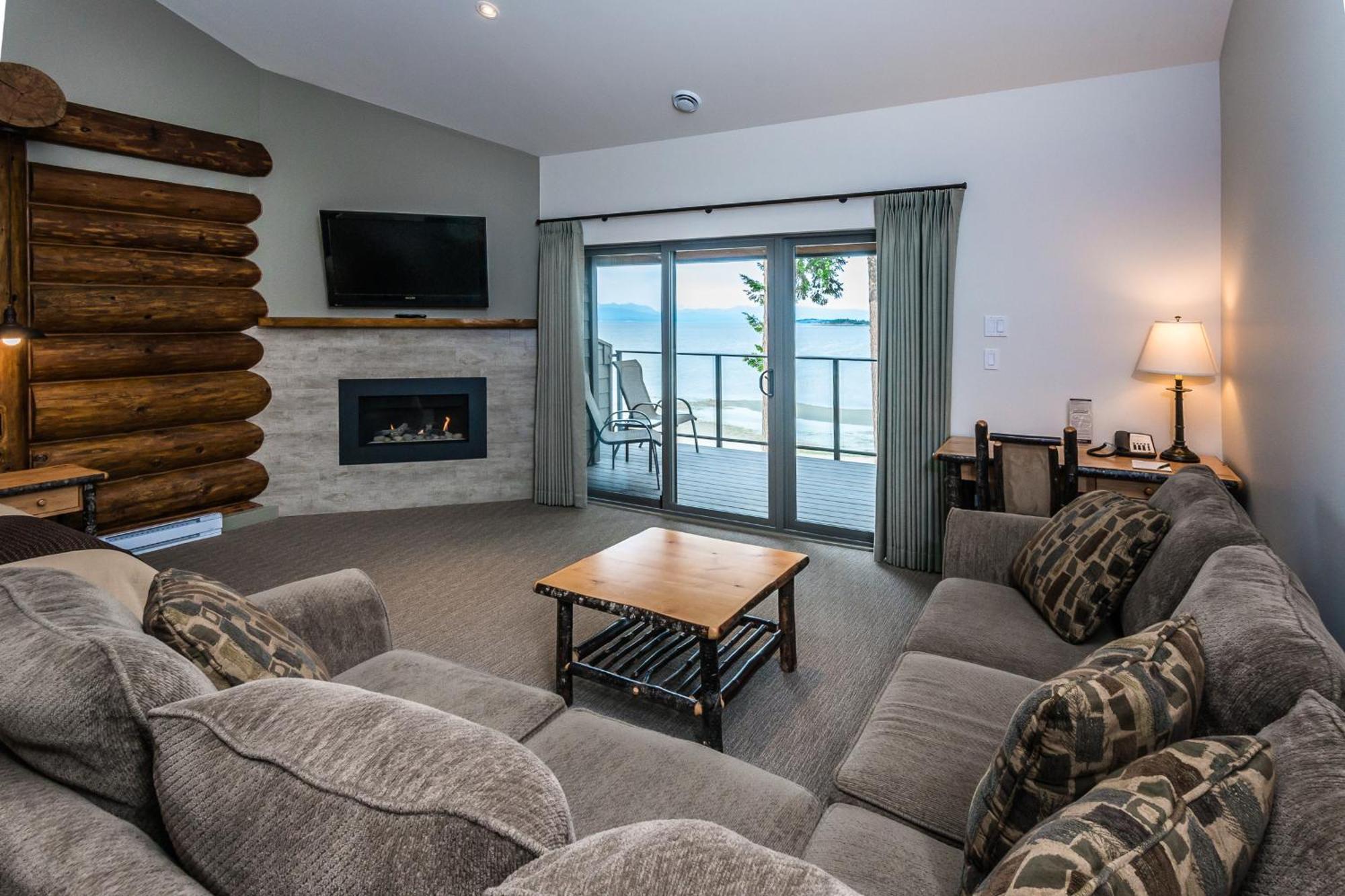 Tigh-Na-Mara Seaside Spa Resort Parksville Exterior photo