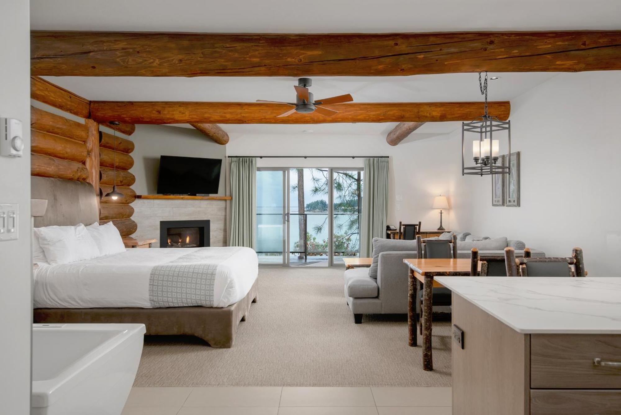 Tigh-Na-Mara Seaside Spa Resort Parksville Exterior photo
