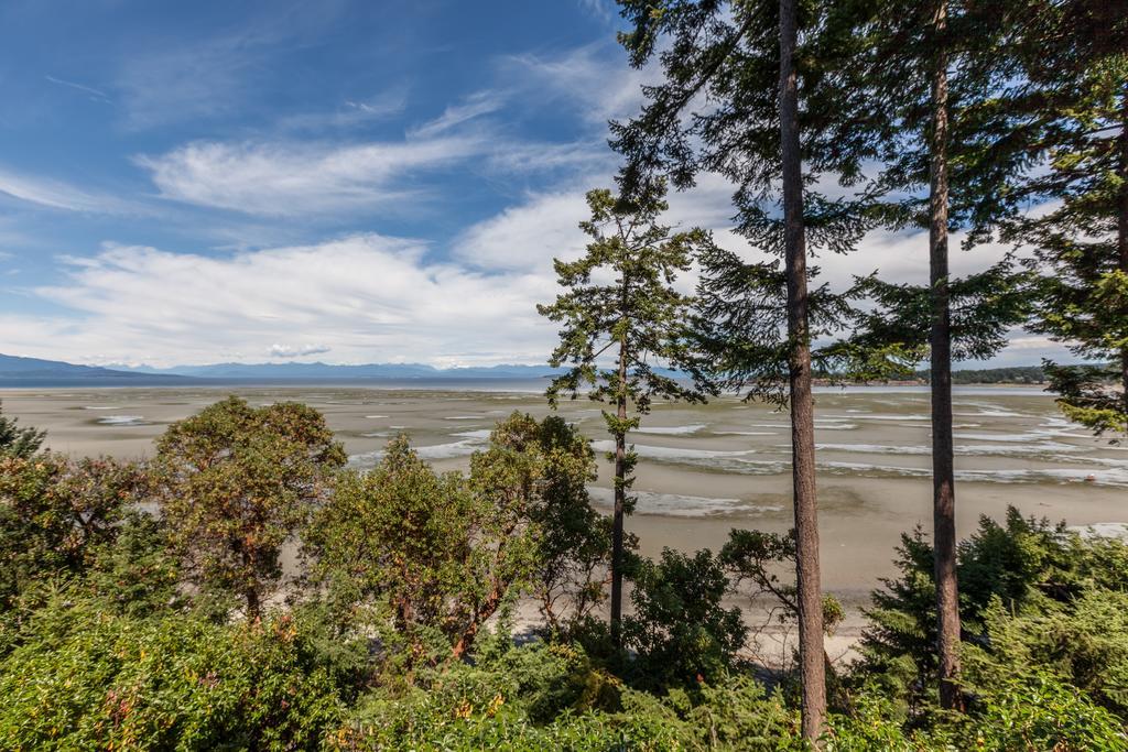 Tigh-Na-Mara Seaside Spa Resort Parksville Exterior photo