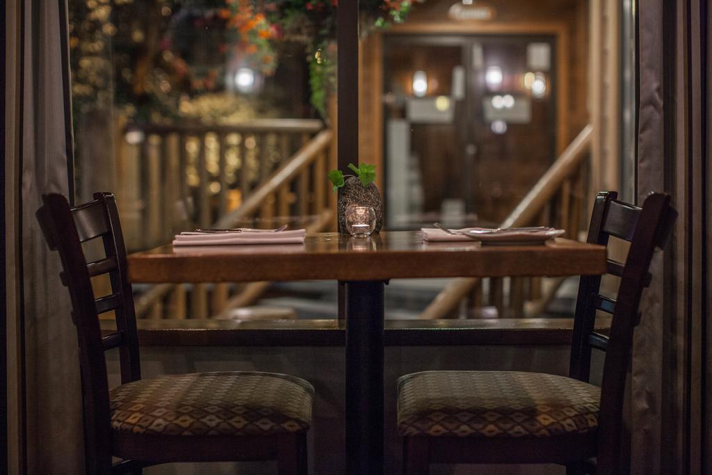 Tigh-Na-Mara Seaside Spa Resort Parksville Exterior photo
