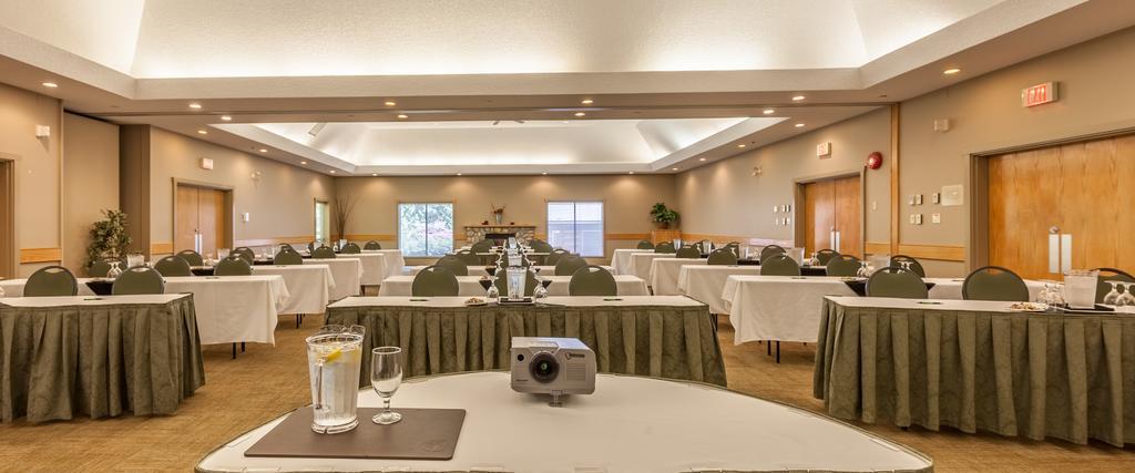 Tigh-Na-Mara Seaside Spa Resort Parksville Exterior photo