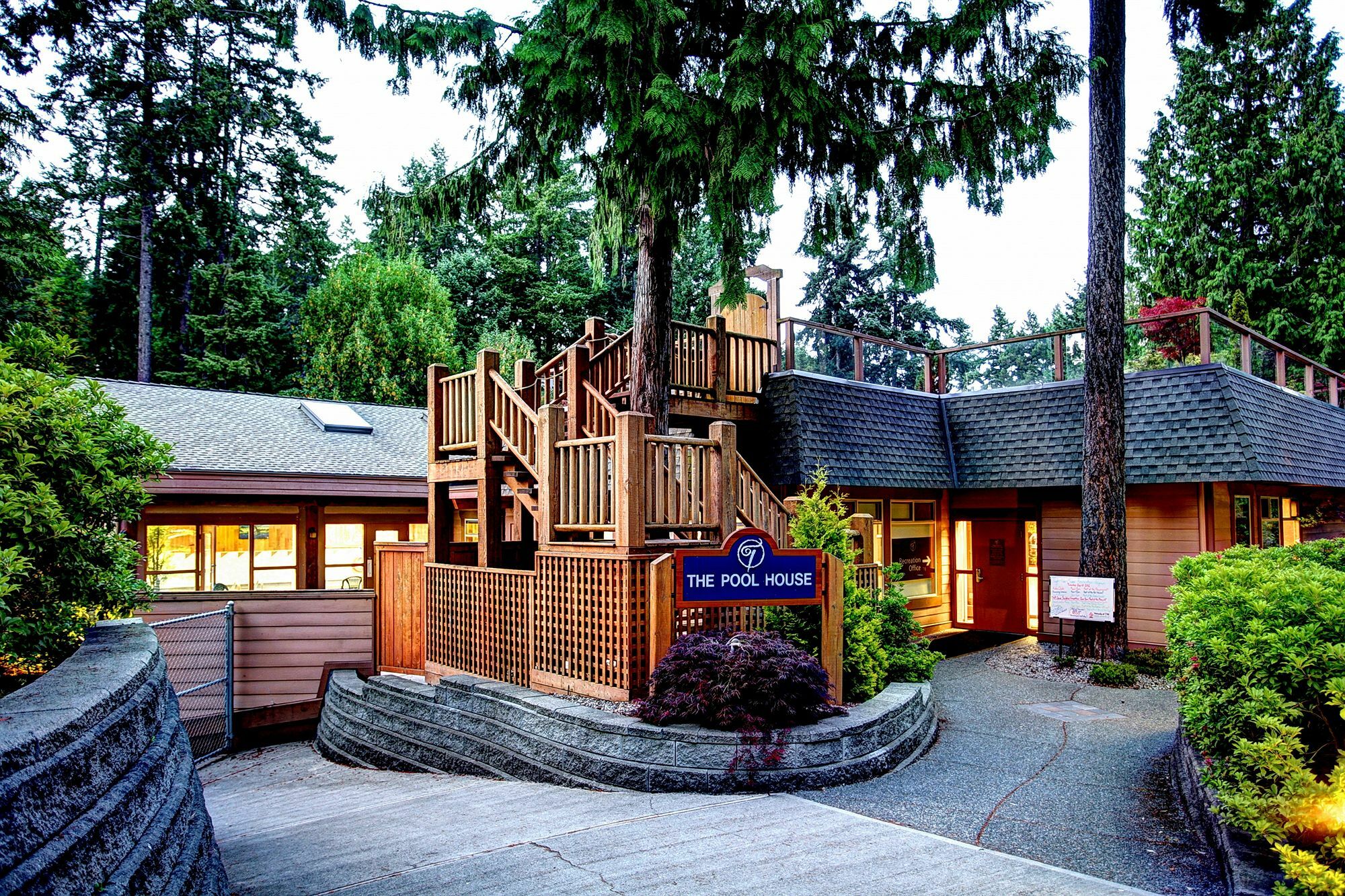 Tigh-Na-Mara Seaside Spa Resort Parksville Exterior photo